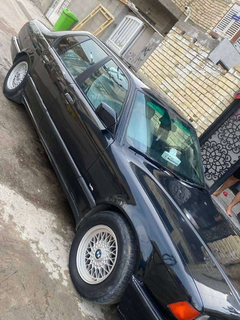 للبيع بي ام دبليو موديل 92 بيها نواقص بسيطة والكير بي عطل بسيط ابيع كير كايم رقم بغداد السعر 38 وبي مجال للاستفسار ***********
