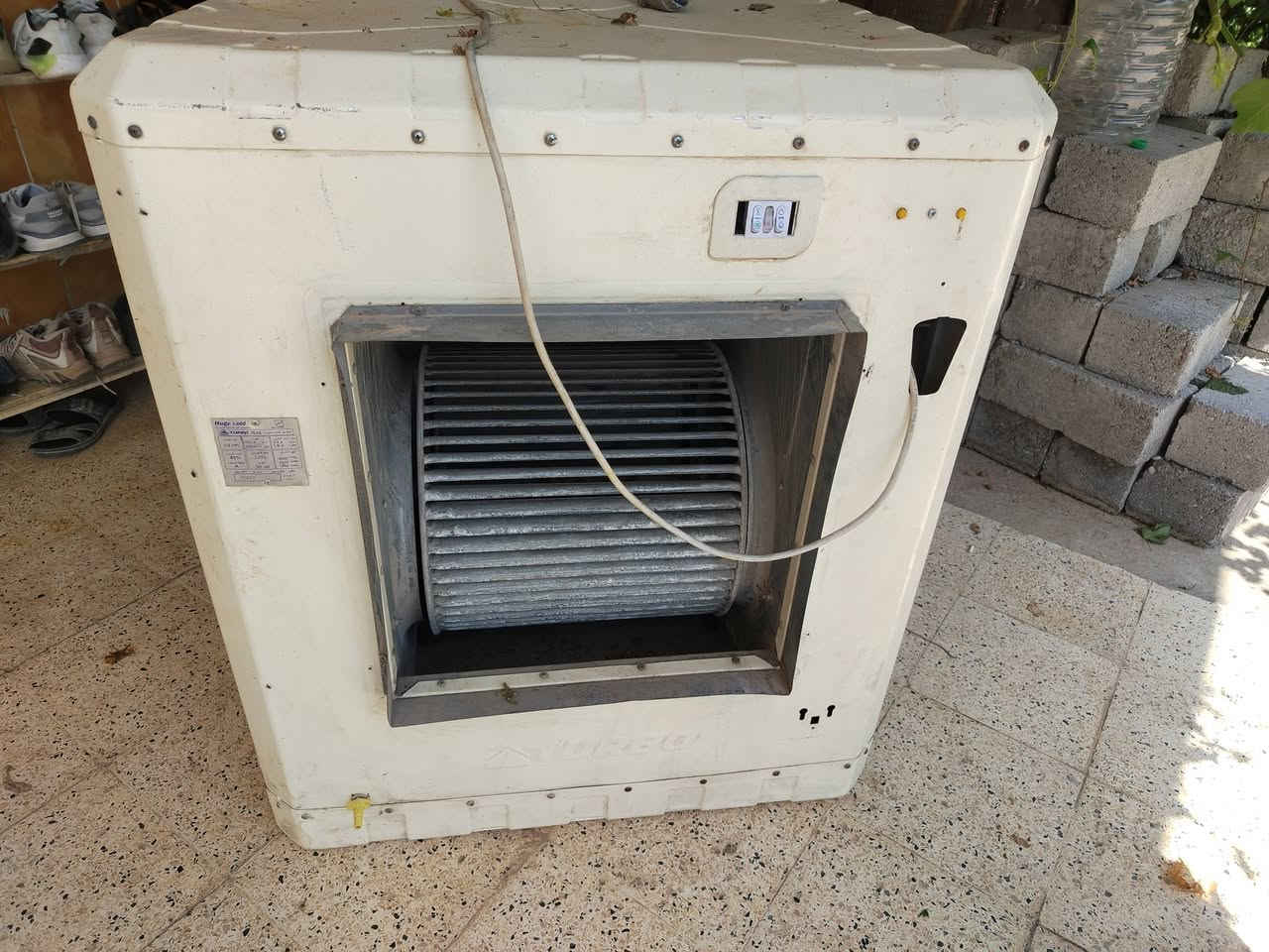مكلف بالنشر مبرده ٤ونص شرط هواء ثلج وضع شركة سرعتين كلشي شغال بس تخلي ماء بيها خلاص مابيها خيسان او زنجار اهل المولات والمحلات حيل تفيدكم

ماطور سرعتين
واتر بم حجم كبير
عازل حراري
حلفه او سعف جديد ما مستخدم
السعر ٢٠٠

***********
