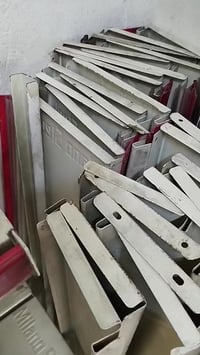 عندي رفوف إيطالية الصنع مال محلات مخازن صيدليات عددالرفوف 13 رف كبير ق...