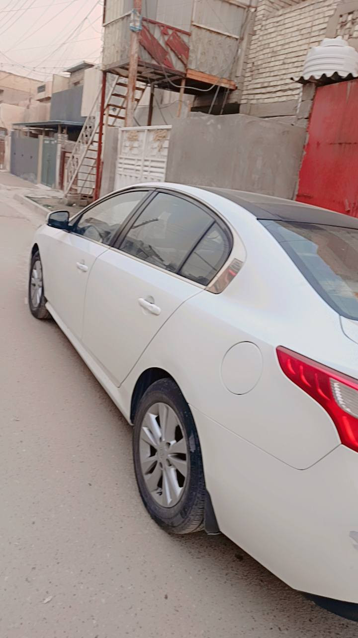 رينو سافران  2013
اللون صدفي
 فتحة بانوراما 
4 سلندر 
فقط بيها صبغ گد شبر تقريباً في الباب خلف السائق والدوسة الجواها شوية 
وموجود بيها سونار 
السيارة نظيفة جدا
كير محرك ممتاز 
باتري جديد 
رقمها بغداد  
السنوية لل28 
مكان السيارة بغداد 
السعر 90
الاتصال على الرقم ***********
