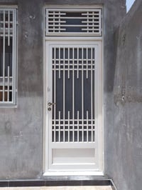 صبغ شبابيك • تنظيف بيوت • بيوت متروكة