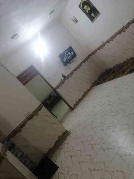 بيت البيع  ١٥٠ مترطابو صرف يتكون من غرفتين وصاله ومطبخ وستقبال مطلوب اسكان ٤٠ وبليد ٣٥ رقمي ***********
