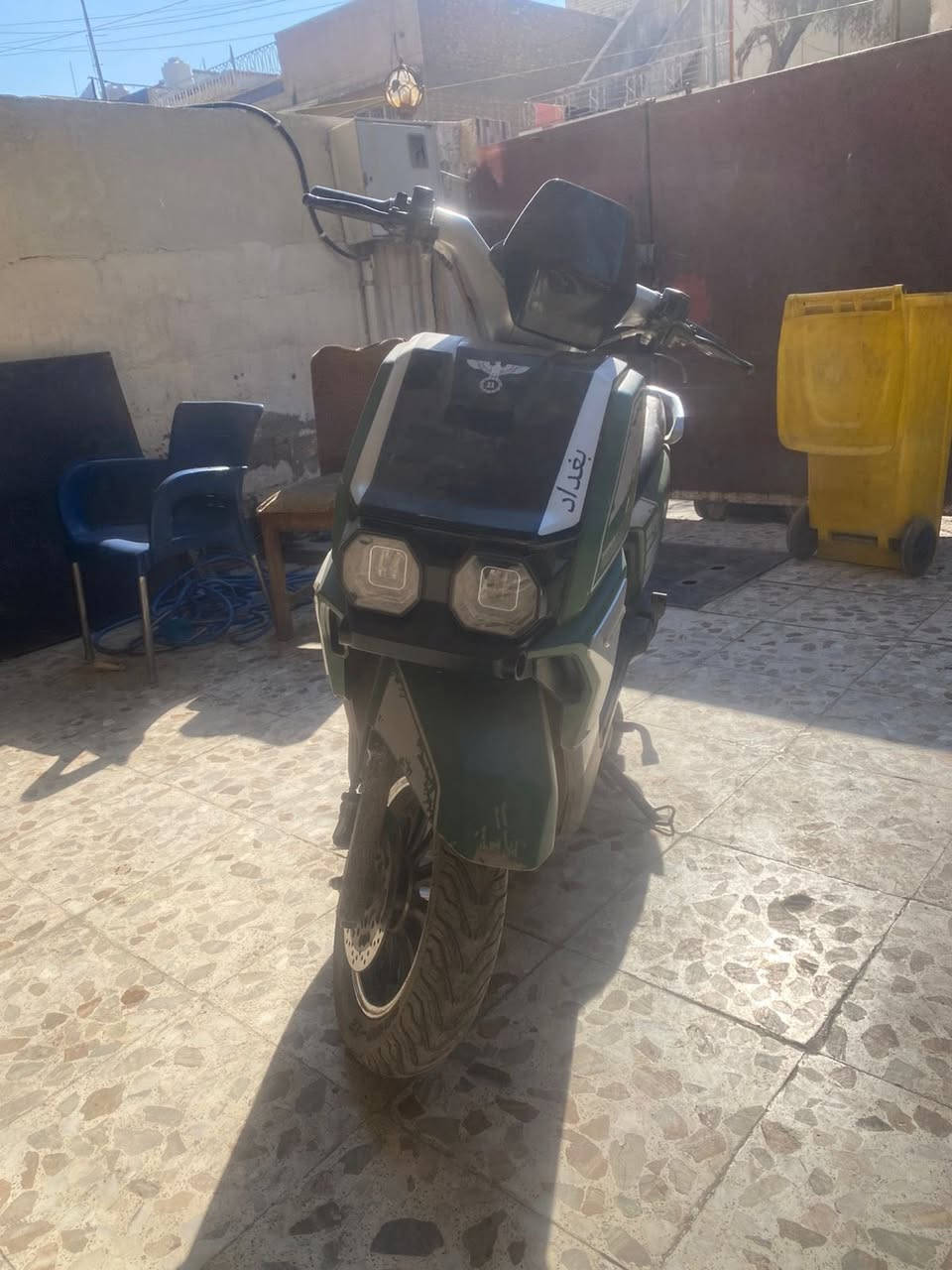 سلام عليكم دراجة بغداد للبيع امانه الله دراجة جديدة بس بيها ملاحضات بسيطة الي هية الشخوط الي موضحة ب الفديو بسبب باب البيت و الدراجة جديدة الله شاهد بس اني تاركها و هاملها حتة غسل ما غاسلها الله شاهد بطاريات جديدة دراجة هورن عالي ناصي ديل إشاره نضام ال p نضام حساس البريك سرعة ٨٠ سعر الدراجة ٧٠٠ و بيها مجال للشراي هاذا رقمي ***********
