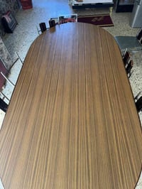 ميز طعام للبيع قيم واخذ بما يرضي الله وهذ رقمي ٠٧٧٣٦٧٤٧٣٤٨