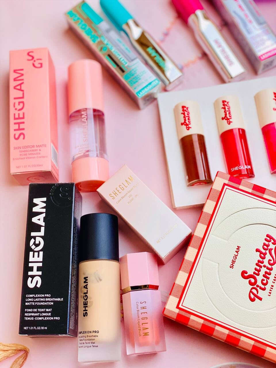 صيري قطعة وحدة وودعي الفلاتر مع بكج شيكلام الأصلي! 😍
لأن بشرتج تستاهل الدلع، جمعنالكم أقوى قطع شيغلام اللي مكسرة الدنيا ببوكس واحد!
• 🧴 كريم أساس Complexion Pro: تغطية تجنن وخفيفة، يخلي بشرتج صافية مثل المرآة.
• ✨ برايمر Skin Editor: يختفي المسام ويثبت مكياجج من الصبح لليل.
• 🌸 بلاشر Color Bloom الشهير: ملك الدمج واللون الوردي الطبيعي اللي يخلي خدودج "تضوي".
• 👁️‍🗨️ ماسكارا Ultra Lash: رموش طويلة وكثيفة تغنيج عن الرموش الاصطناعية.
• 💄 سيت قلوسات Sunday Picnic: لمعة خيالية وترطيب يخلي الشفايف ممتلئة ومرتبة.
• 🧼 مزيل الماسكارا: هدية البكج حتى تحافظين على عيونج ورموشج بكل سهولة.
🚚 توصيلنا سريع لجميع محافظات العراق!
#شيغلام #SHEGLAM #مكياج_العراق #جمال #ميك_أب #بنات_بغداد #بكج_العروس #نزاكة


**إذا كنت صاحب هذا الإعلان وتريد حذفه لأي سبب، رجاءا أرسل رسالة إلى الدعم الفني**