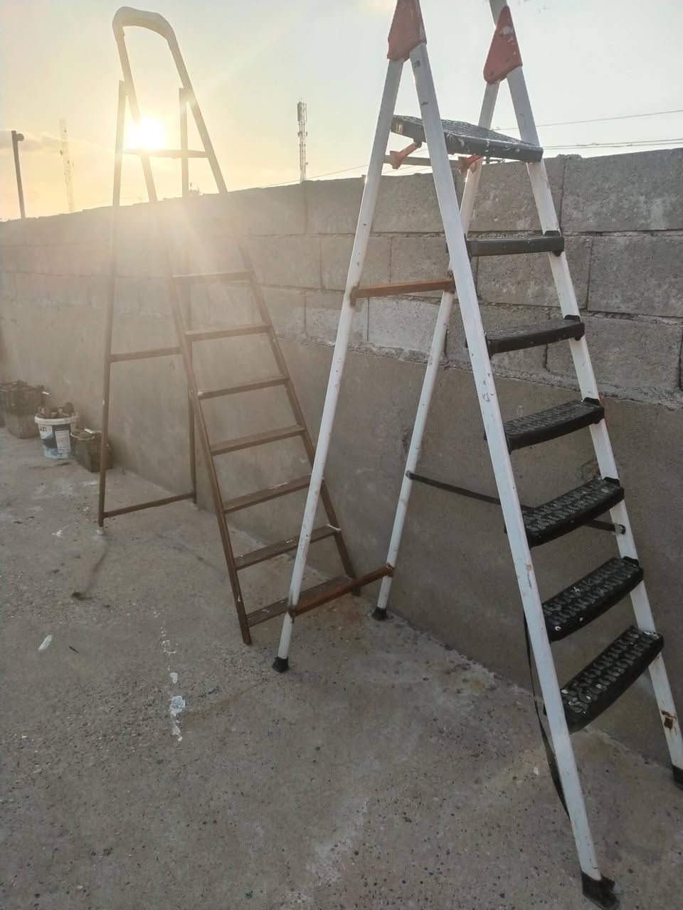 سلالم للبيع وحد 7 بايات وحد 9 سعر الوحد 20 شاري اتصل ***********
***********
