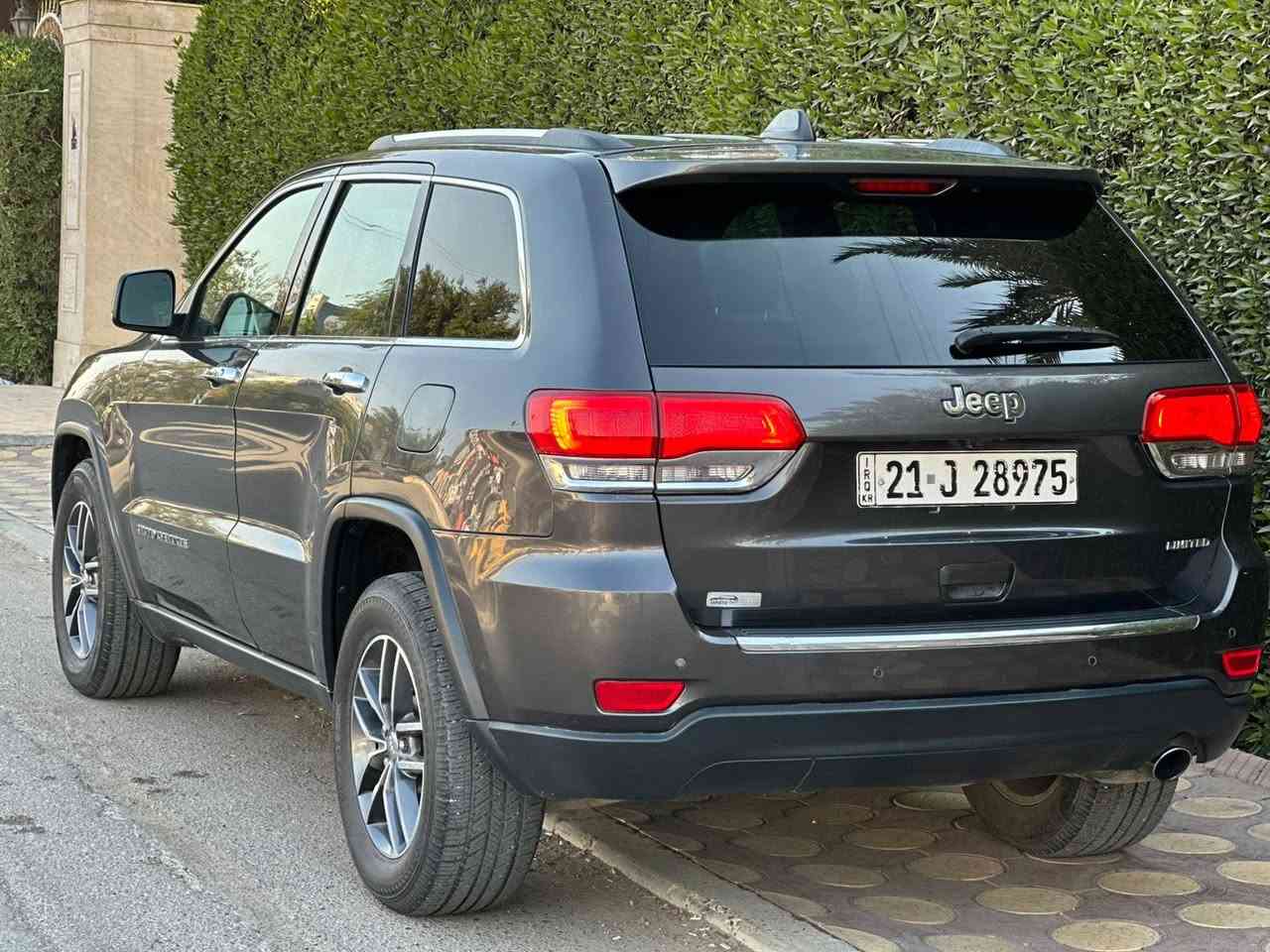 سلام عليكم
جيب لا ريدو وارد امريكي مديل 2017 فول واحد على واحد 
سعر سياره 184 $ بيه مجال بسيط ماكو هيج سعر 
 صوره الحادث بل منشور والسونار هم بل منشور بيه جاملغ وبنيد بابين مباوك كلير فقط السياره بدون اي داخل ماشي ٨٠ ميل رقم سليمانيه  جديد اخوان الريد تفاصيل يتصل سياره جديده فول واحد على واحد بل خير ع يخذه 
سعر 184$ بيه مجال بسيط 
مكان بغداد 
اتصل ***********
