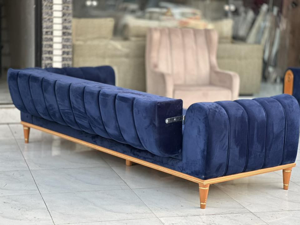 تخم تركي نضافه 100/100 مستخدم قليل متكون من 8 نفرات هيكل الداخلي بل كامل حديد هيكل الخارجي  ارجل قاعدة واكسسوارات بل كاملخشب زان طبيعي بنضام السرير ضهر قلاب بمقعد طبي سوفت أمريكي فول بوليستر بقماش الشامواه وتر بروف  عنوانه اربيل زنكو 99 يوجد توصيل ل بغداد ولباقي المحافظات الأخرى  *********** واتساب فقط ( علي)
