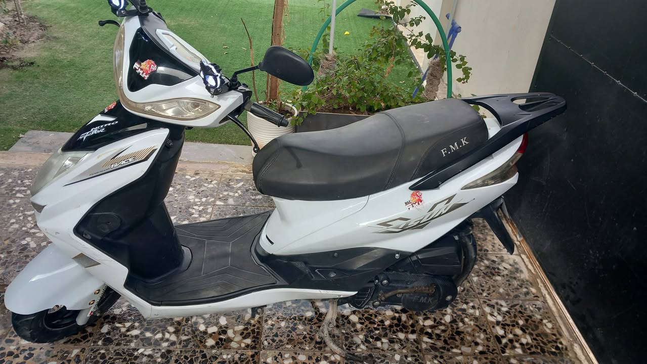 دراجه سكنس
موديل 2023 دراجه جديده ونظيفه نگره سلف ميحتاج هندر، اربع اشاير شغاله لايتات امامي وخلفي،مدخل usp,  تشغيل بصمه وسويچ دراجه ماعايزه السعر 450 وبيه مجال بسيط والمو شراي ليتعبني مكاني النجف مجمع الكرار السكني
*********** واتساب
