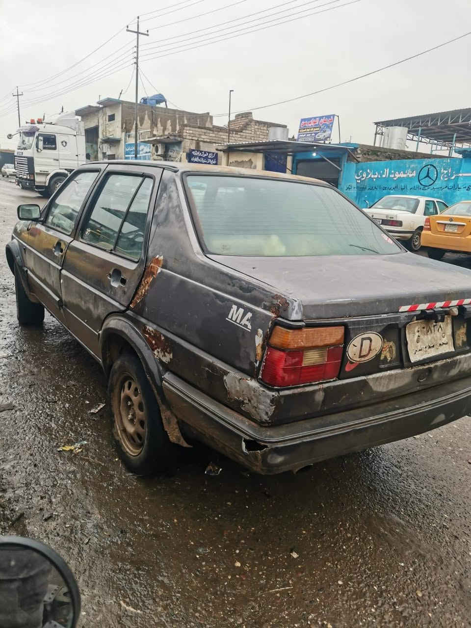 سياره كولف جيته رقم فحص صلاح دين موديل 88 سنويه خضره كير ومحرك قبل يومين طلعت من تعمير كابريتا جديده  شرعيه مكتوب بسنويه كياره معرف مكانو تجيك وكاله من الوكيل سعر 12وبيه مجال  ***********
