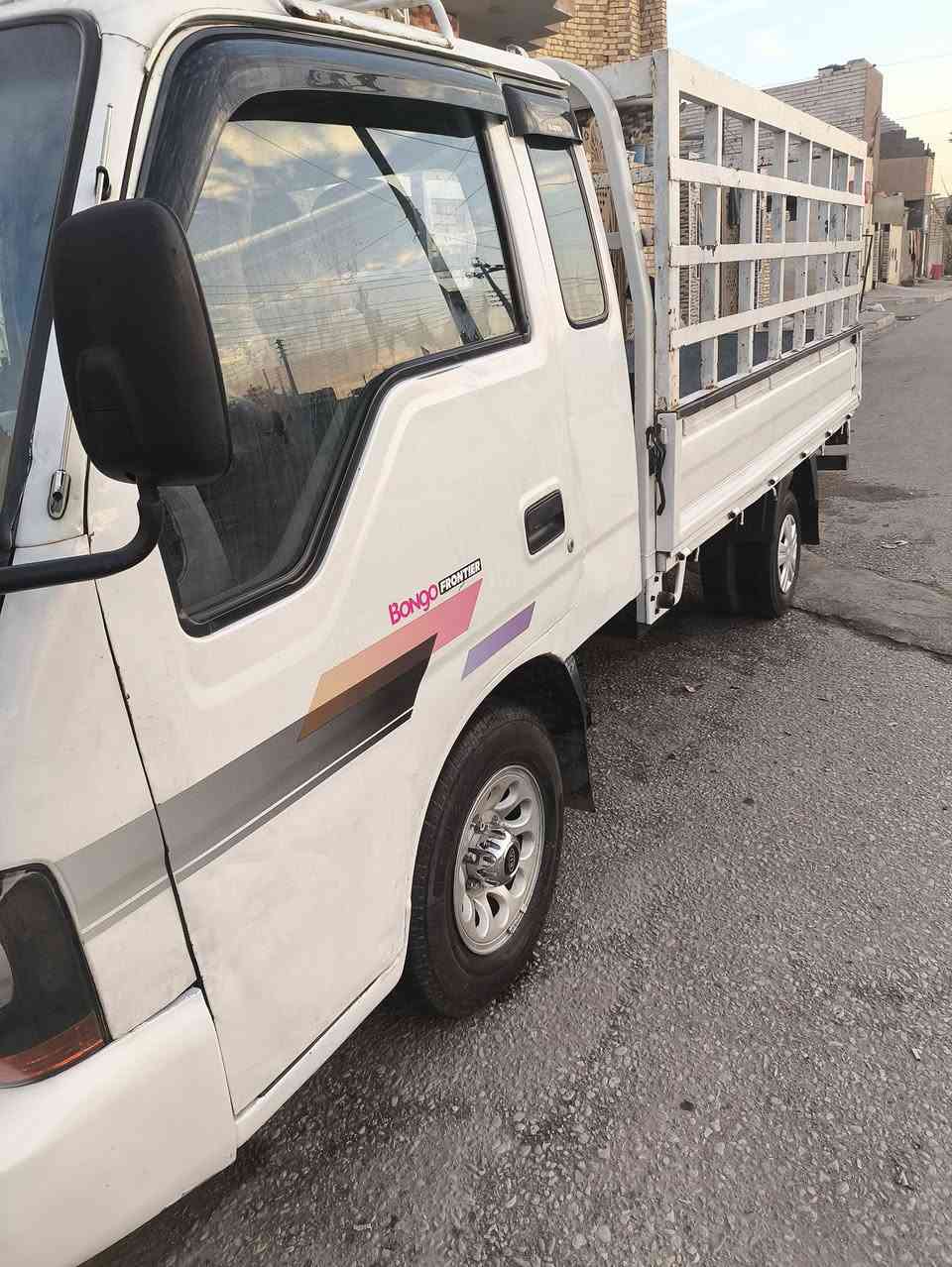 سلام عليكم كيا ام عيون موديل 2001 رقم قادسيه سنويه صاقطه 
بيها وكاله سعر 63 وبيها مجال قليل  ميسان المجر الكبير  ***********
