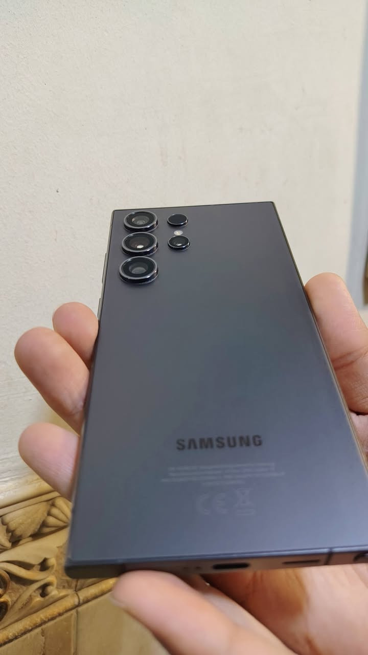 جهاز 24 الترا
512GB
لون اسود
كارتونة مطابقة

الجهاز + الشاحن 45 واط والكيبل الاصلي + سماعة الاذن من akg الاصلية

مليون و100
وبي مجال بسيط مكاني بغداد الزعفرانية

واتساب
***********
