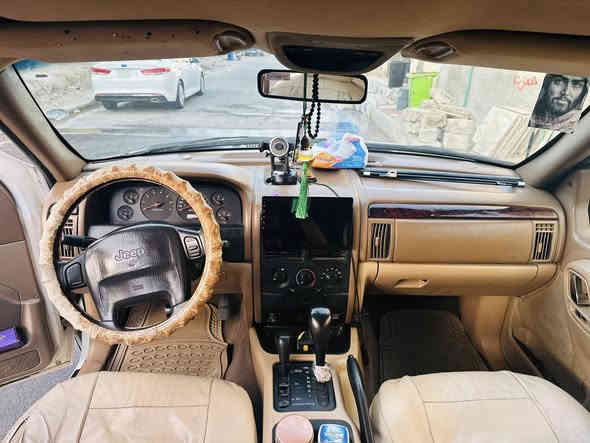 سلام عيكم جيب شيروكي 2000بلاديه عله وضع الشركه رقم انكليزي دهوك راعيه بناصريه حاب تفاصيل اكثر راسلني واتساب ***********//***********مكان السياره ذي قار قضاء البطحاء سعره 85وبيه مجال خابرني وبيك خير  وتدلل وللعلم تبريده جديد توني مسويه بلصيف لايت زنون شاشه كامره دواره 360. مكينه وكير بلادي
