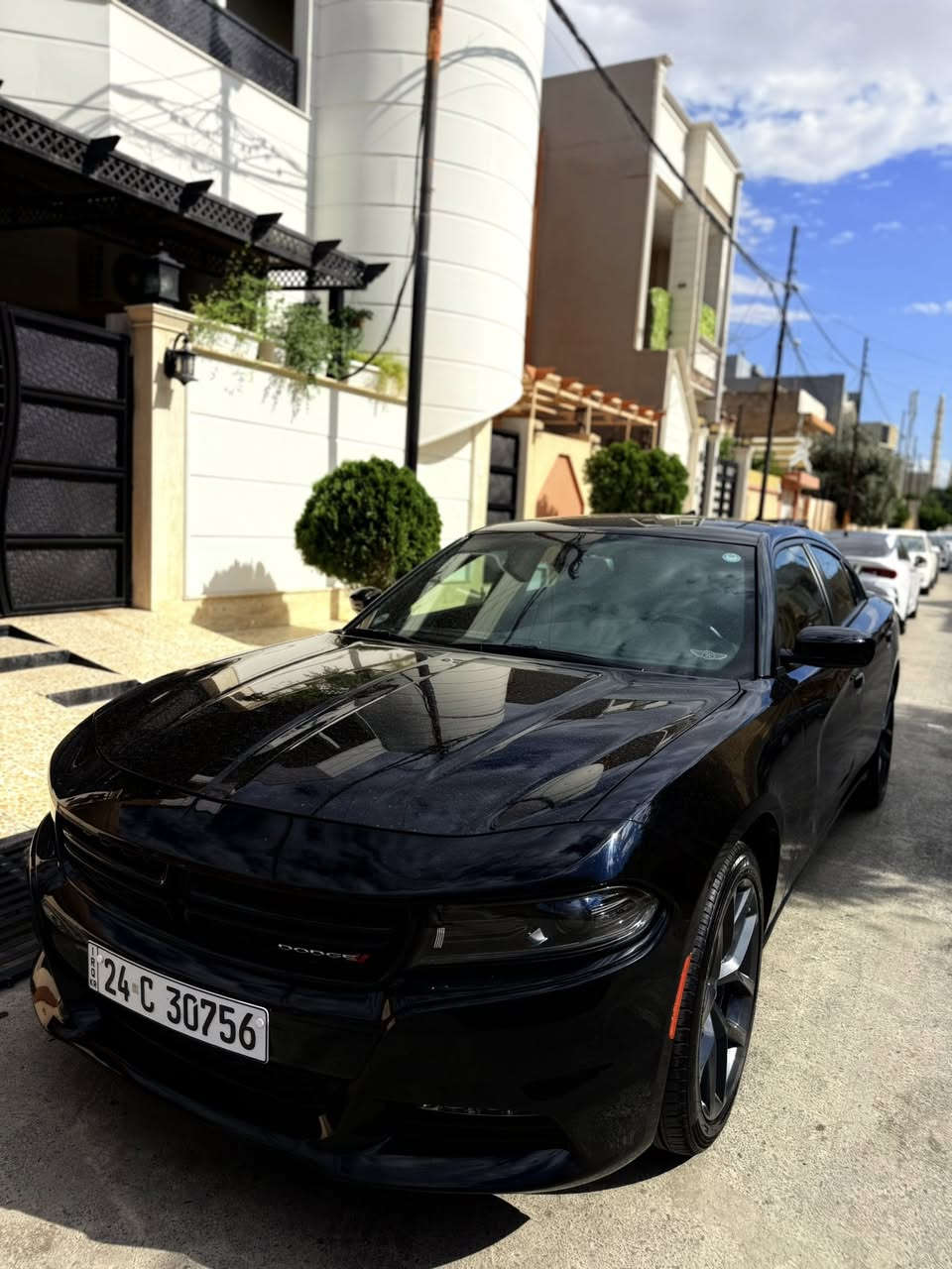 دوج جارجر 2023 last coll لون اسود سياره كلش احلا من الصور عل ايدي من امريكا 
موصفات ويل 20 ويا تخم تاير قبل شهر ونص شديته 
لايت زنون مع كشافات بلاجكتور 
كشن حضن 
شاشه كبيره +ابل كار ابلي + أندرويد 
كأمره 
حساس خلفي 
سماعات الباين 
السياره ماشيه 16000 الف  
محرك كير كفاله عامه 
مكينه 3600 
للتواصل عل خاص او ***********
