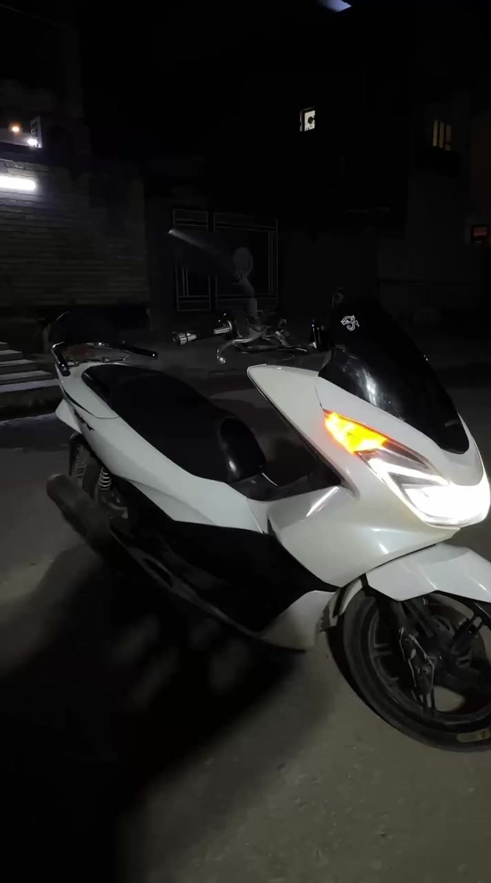 السلام عليكم بي سي اكس (pcx) جيل الثاني ياباني شرط جي اف مكينه مكفوله ما مفتوحه كهربائات كلهة شغاله بانزين كله محسن دهن موتل الاصلي الدراجه متروكه لين اني دوام وما مستفاد منهة  الدراجه شلعه ومعدل تشك الكاع اوراقهة كامله السعر 14 وبيهة مجال 
***********
مكاني بابل اسكندرية
