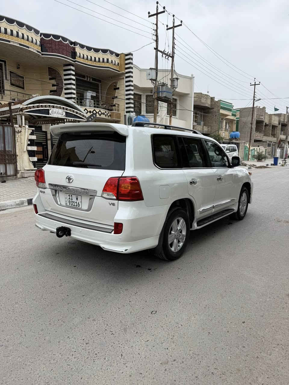 السلام عليكم
لاندكروز موديل 15 نوع ساز السيارة ماشية 123 الف بيه الجاملغ الخلفي اليمين صبغ الباقي مكفول بأسمي رقم الهاتف*********** العنوان بغداد الزعفرانية 

السعر 390 وبيه مجال
