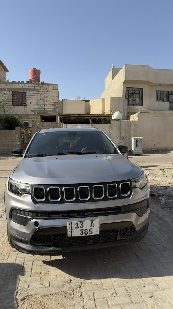 للبيع: جيب كومباس 2024 - بحالة ممتازة
جيب كومباس 2024 ضربه موضحه بلصور رقم فحص مؤقت مكان بصره - الطوبه والنخيله سعر 137 للاستفسار 
***********
المواصفات:
Jeep Compass 2024 :الموديل •
• النوع: SUV / جيب
• المحرك: 2.0L تيربو - 4 سلندر
• القير: أوتوماتيك 8 سرعات
• الدفع: رباعي AWD
• اللون الخارجي: [ابيض]
• اللون الداخلي: اسود
• المالك: مالك أول
المميزات:
• شاشة وسطية 10.1 إنش
• كاميرا خلفية
• حساسات أمامية وخلفية
• تشغيل عن بُعد
• نظام ملاحة
Apple CarPlay + Android Auto + بلوتوث •
• مكيف مزدوج
• مقاعد جلد (مدفأة)
• نظام توفير الوقود
• جميع الصيانات محدثة
• السيارة لا تحتاج لأي مصاريف
