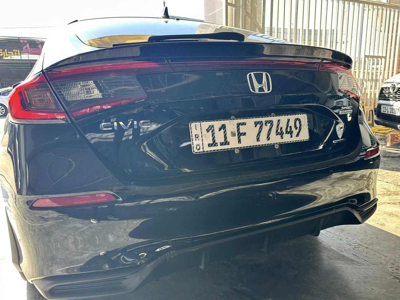 للبيع 

  2025 HONDA CIVIC Touring HATCHBACK

هوندا سيفيك هايبرد هاتشباك تورنك اعلى فئة بالسيفيك 2025

 المدينة - بغداد – البياع 

•     المسافة المقطوعة    -   9  الف كلم 

------------------------------------------------------------ 

 السعر:        لمعرفة السعر   اتصل على الارقام

***********

***********

وسوف يتم الرد على الخاص برسالة بالسعر ورقم البائع 

 المواصفات :

 الموديل: 2025

 الفئة: Touring

 محرك 2000  – اقتصادية وعزم ممتاز

 ناقل حركة أوتوماتيكي

 نظام دفع ثنائي

 ماشية فقط 9 الاف كم

 جنوط قياس 18 إنج

 الحالة: ثلاث قطع تبديل ( جاملا بنيد + دعامية )

 الشاصي سليم وايرباغ السايق طاك

 استخدام ناعم

 داخلية السيارة نظيفة جداً

 السيارة خالية من أي مشاكل ميكانيكية أو كهربائية

 المواصفات الإضافية:

 فتحة سقف

بصمة 

هاند بريك بصمة

عزل ممتاز

هايبرد

مانع انزلاق 

ABS

هايبرد

 مقاعد جلد كهربائي

 شاشة لمس وسطية

تحكم ستيرن

 نظام ملاحة

 كاميرا خلفية

 بصمة ودخول ذكي

 بلوتوث / USB / AUX تحكم صوتي

 نظام قيادة متعدد الوضعيات

حساسات خلفي وامامي 

 إنارة LED – داخلية وخارجية
