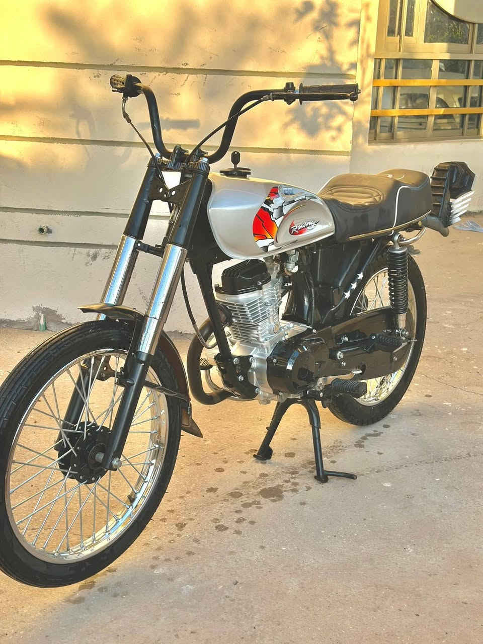 سلام عليكم شباب رايد ابيع هاي دراجه دراجه خير من الله 
موديل 26
مكاني ديوانيه عفك 
هاذه رقمي ***********
