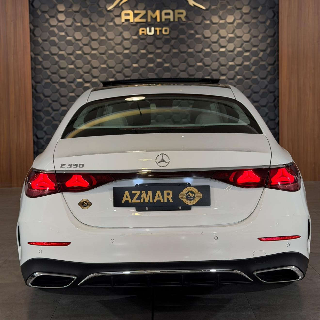 Mercedes benz E350 amg 2025 كلين تايتل🇩🇪
سعر بلاشششس :545$ ورقة💣💣
كلين تايتل و مكفول كفالة
مواصفات السيارة فول الفول
بنوراما و دشبول بيانو و كشنات جلد و تدفئة و تبريد و  ميموري و كهربائي و رادارات و حساسات و كامرات ٣٦٠ درجة و يدات سحب و لد و انضمات قيادة بيها و انارات داخلية و لايتات لد و ابل كاربلي و يوتيوب و تحكم كامل انترنت بيها و بعد هواية مواصفات متنذكر

السيارة وارد امريكي كلين تايتل و فول مواصفات و مكفول من كلشي
السيارة مرقم و جاهز تحويل او وكالة نفس اليوم

سعر: 545$ ورقة
للاستفسار : ***********
العنوان: السليمانية المعارض الجديدة شركة ازمر اوتو معرض رقم ٣٤
