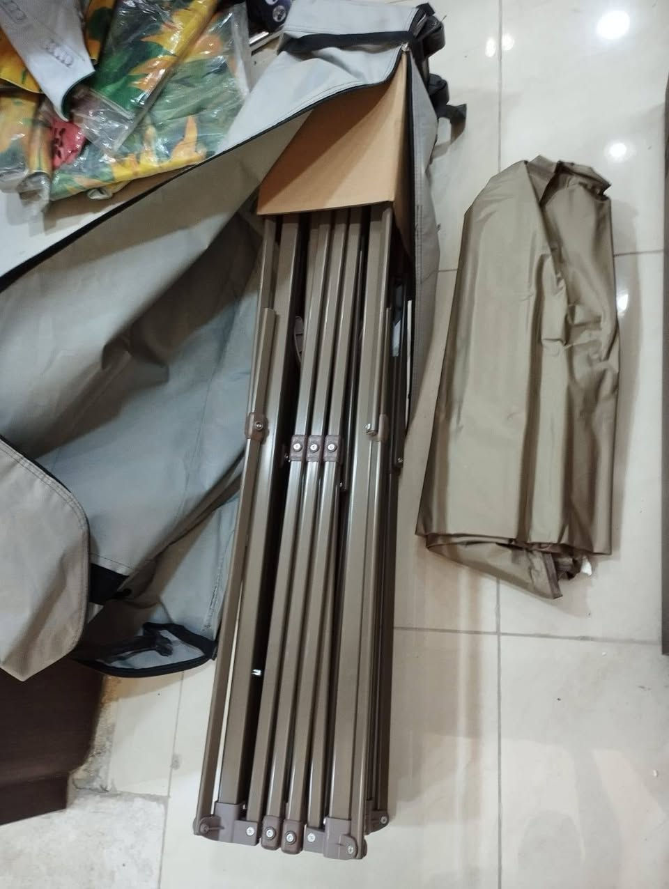 @مظلة بهيكل حديدي اوربيه
 يتم فتحها بشكل عنكبوتي حجمها 3 متر في 3 متر  وارتفاع 2.5 متر  (  يوجد توصيل لجميع المحافظات والسعر على الخاص )


**إذا كنت صاحب هذا الإعلان وتريد حذفه لأي سبب، رجاءا أرسل رسالة إلى الدعم الفني**