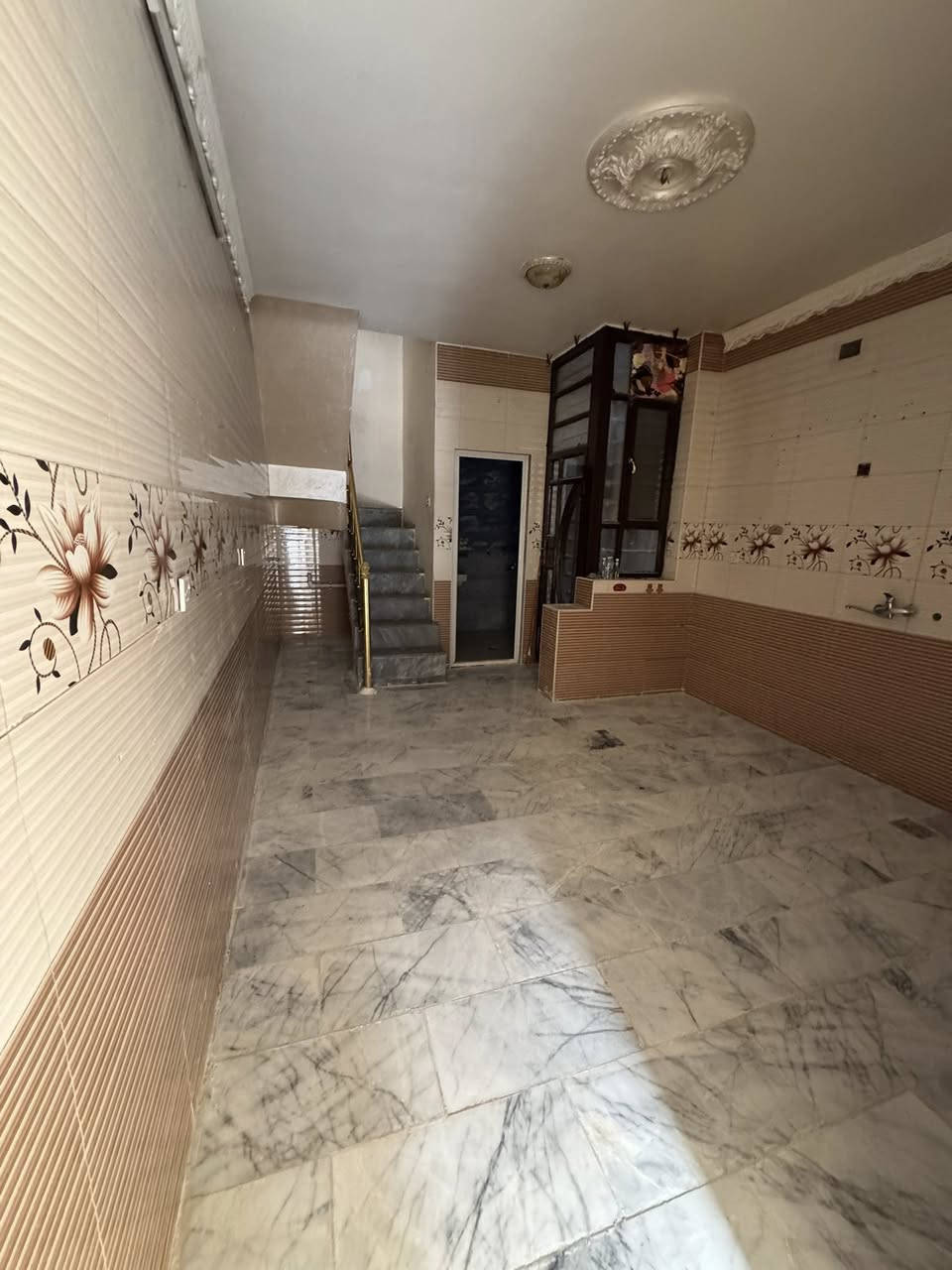 اللايجار اللايجار اللايجار بيت مساحه 50 متر يحتوي على 2 غرف نوم وصاله مطبخ خدمات عدد 2 البيت جدا نضيف وجديد الستفسار 
*********** 
زيد الشمري
