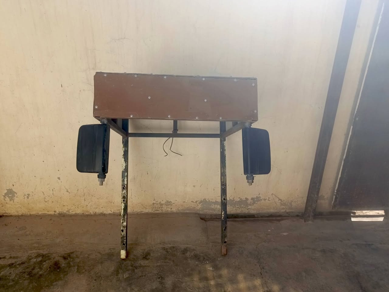 السلام عليكم سقيفة مال ستوتة السعر 25 و المراية السعر 10 الإتصال ***********
