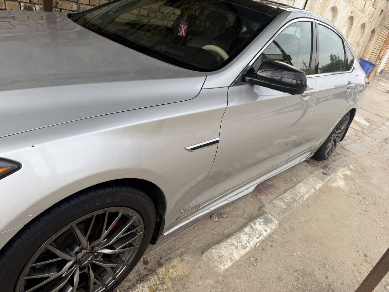 جنسس موديل ٢٠١٦ رويال رقم بغداد باسمي مطلوب چارچر حديث  كلين جديده وانطي فرق ***********
