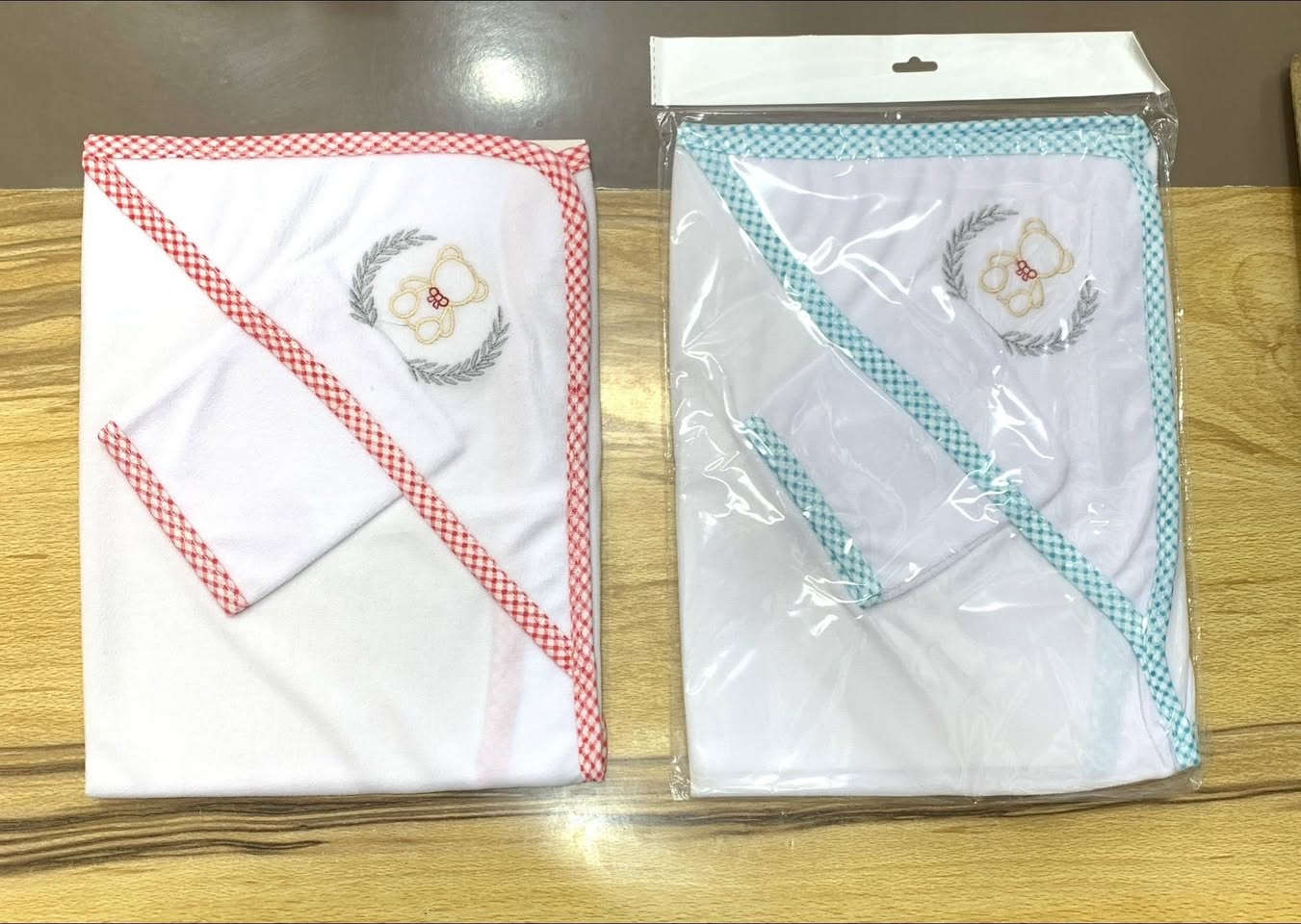 🎁 خيار جميل للمواليد الجدد 🎁

برنص بيبي مع ليفة ناعمة، يجمع بين الجودة والأناقة والراحة، ليكون من أساسيات العناية بالمولود.

👶 متوفر الآن
✨ خامة ممتازة
🎀 ألوان وتصاميم مميزة
هيت الجمعيه شارع حامي حميد مجاور كوزمتك بودي شوب زورونا وكل لهلأ بيكم

يوجد توصيل داخل وخارج الانبار 

إيهاب لملابس الأطفال وحديثي الولادة
📞 ***********
