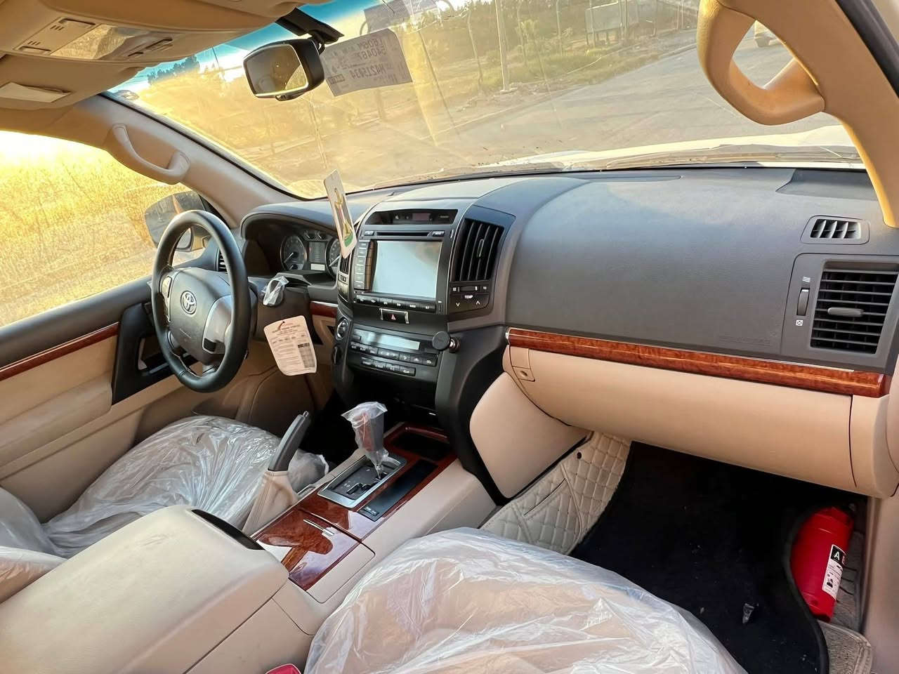 سلام عليكم ورحمة اللّٰه للبيع لاندكروزر 2015 سيارة بحاله الوكالة ماشيه 75الف حقيقي رقم اربيل الجديد سيارة كفاله عامه من كلشي سيارة فول مواصفات شركة SAS سيارة جديده بكل معنى الكلمه السعر
25الف دولار او بي مجال الله شاهد كلش مستعجل على بيعتها  الاستفسار ***********
