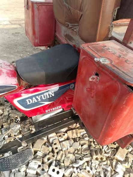 سلام عليكم ستوته دايوان مديل 16اوراق كاملة شغالةسلف تخم تاير ستواته خير من الله ب750بغداد ***********
