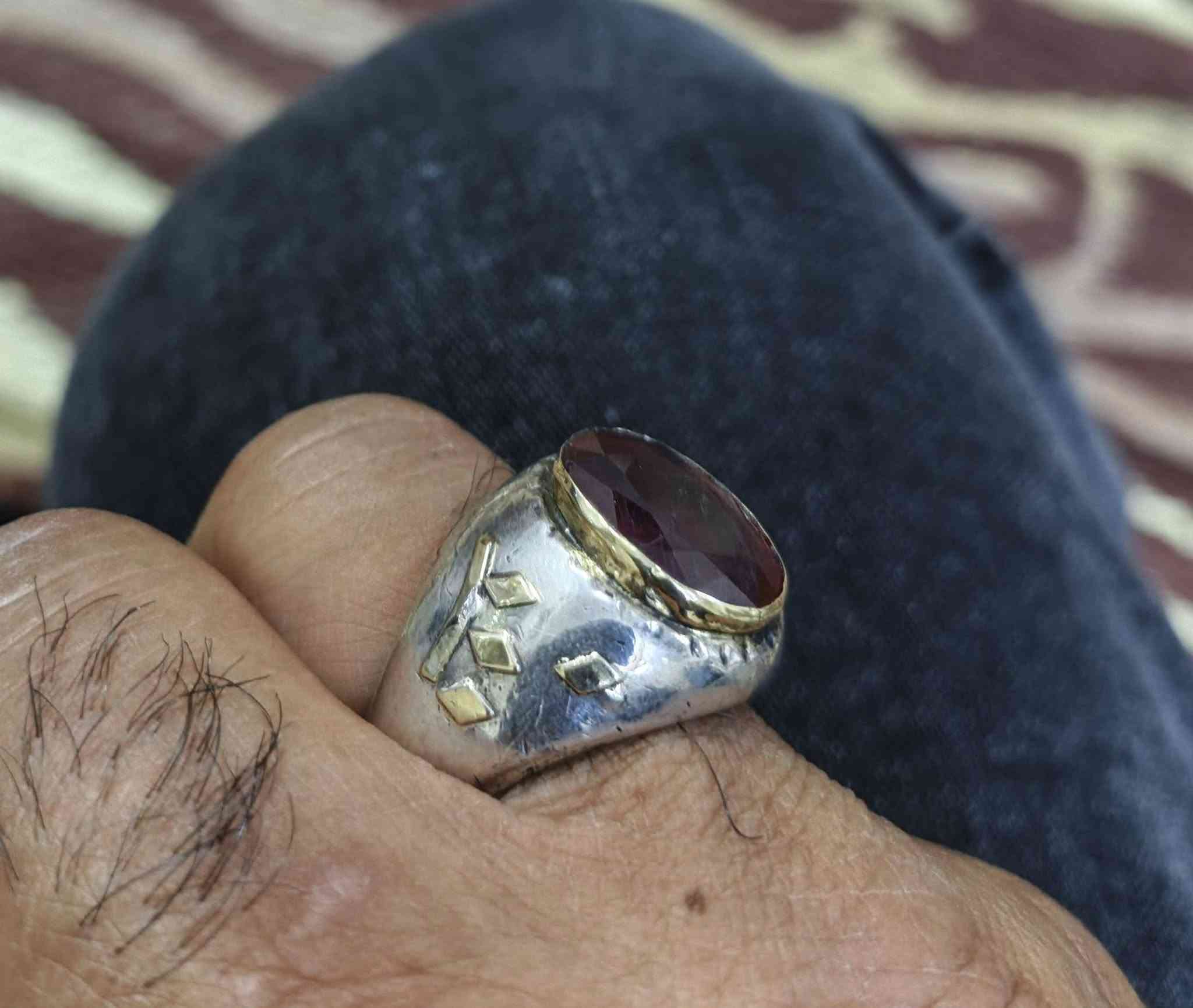 ياقوت افريقي اصلي داير ذهب جوانب ذهب 21 قفل 150


**إذا كنت صاحب هذا الإعلان وتريد حذفه لأي سبب، رجاءا أرسل رسالة إلى الدعم الفني**