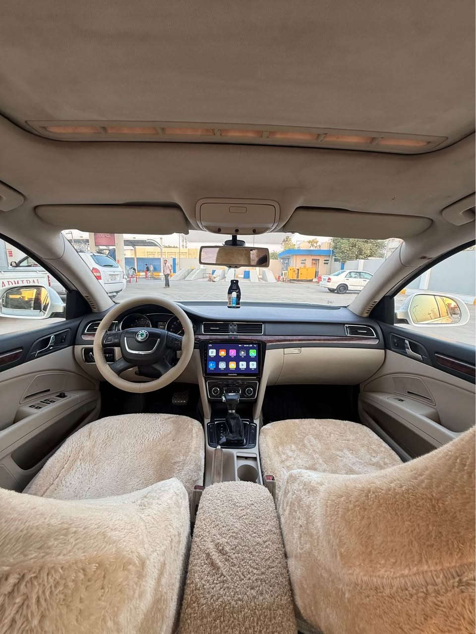 (***********) واتس ئاپى لەسەرە

Skoda super B 2012

خەليجى سفرى ئێرەیە و قەپات مواسەفات

(نرخى ٥٥ سافی  ١٧ خرامەی لەسەرە لەسەر کڕیار)

سەیارەکە ١ پارچەو نیوی سبوخه
بێ ناوگرتن بێ ئێڕباگ بە شەرت 

مه كينه ٢.٠ تۆڕبۆی ٤ پستۆنە 
٦ گێڕی مەرخوبە 

گێڕ و مەکینە و کارەبای بە شەرت 

سەنەوی بەسەرچووە ١٧ وەرەقە خەرامەی لەسەرە 

سەیارەکە بە ناوی خۆمە بە شەرتی وەکالەو تحویل دەی فرۆشم 

سەیاتەکە قەپات مواسەفاتە :- 
١-تۆماتیک 
٢-سلایت وە سلایتی تاقەشەمسیە بۆ زۆە شت بەکار دێت ئەو تاقە شەمسیە 
٣-کوشن هیتەر 
٤-سندوق بە دوو شێواز دەبێتەوە بە کاملی وە بەس سندوق 
٥-تحدید سورحە 
٦-ڤۆلیۆم 
٧-تراکشن 
٨-لایت حەدەسە زینۆن 
٩-فلجە ئەوتۆ 
١٠-هەر سێ جامی دواوە بیلاد پەردەیە 
١١- زۆر موقسەفاتی تر  

نرخيشى 55 سافی ١٧ خرامەی لەسەرە لەسەر کریار 

***********
سهیارەکە لە هەولێرە أربيل, العراق
