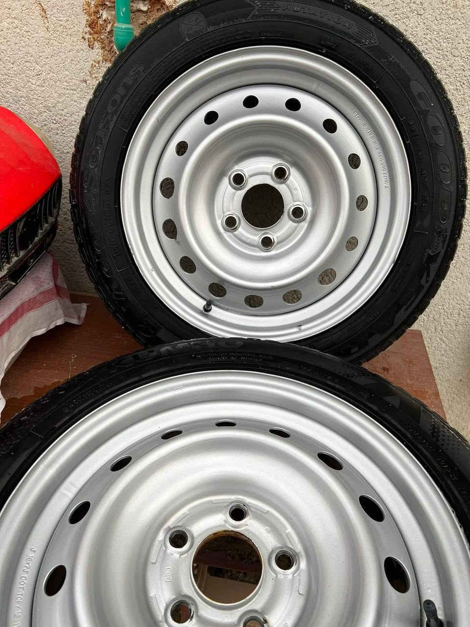 تخم رنگ حجم 16 مع تخم تاير نص عمر. المكان البصره للبيع ***********
