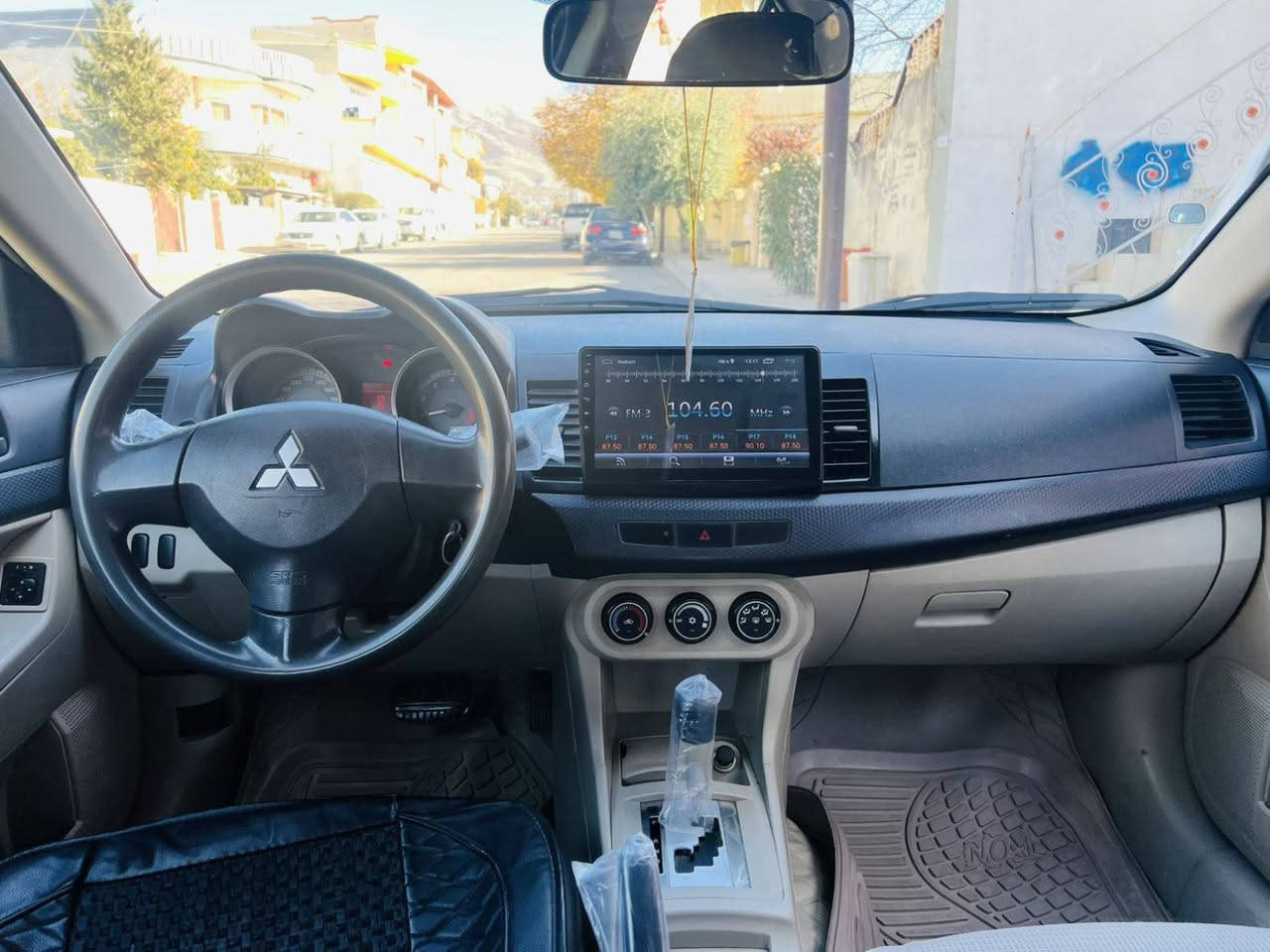 بەناوی خودا
لانسەری قرشی زۆرجوان،مۆدێل 2008
دەبڵ گێڕ  گێڕئۆتۆماتیک و عادی
خلیجی،یابانی، ناوزەرد 
ABS،جام کارەبا،ئاوێنەکارەبا،شاشە ئایپاد
کامێرە،سویچ کۆنترۆڵ،مەکینە 20مرغوب
4تایەی تازەی لەژێرە، مەرجی تنوتۆڵی تازە
گێڕومەکینەی زۆرپاکی لەسەرە
بەشەرتی فیتەر،،سەنەوی تەوابووە
تێبینی،،5 پارچەوپەڵەیەک پەمپە بێ ناو
پێش و پشتی کەپسەو لێدراوی نییە
نرخ( 68$)قفڵ بێ معامەلە
***********هەڵەبجەی شەهید
***********ڤایبەر،واتساب حلبجة, السليمانية
