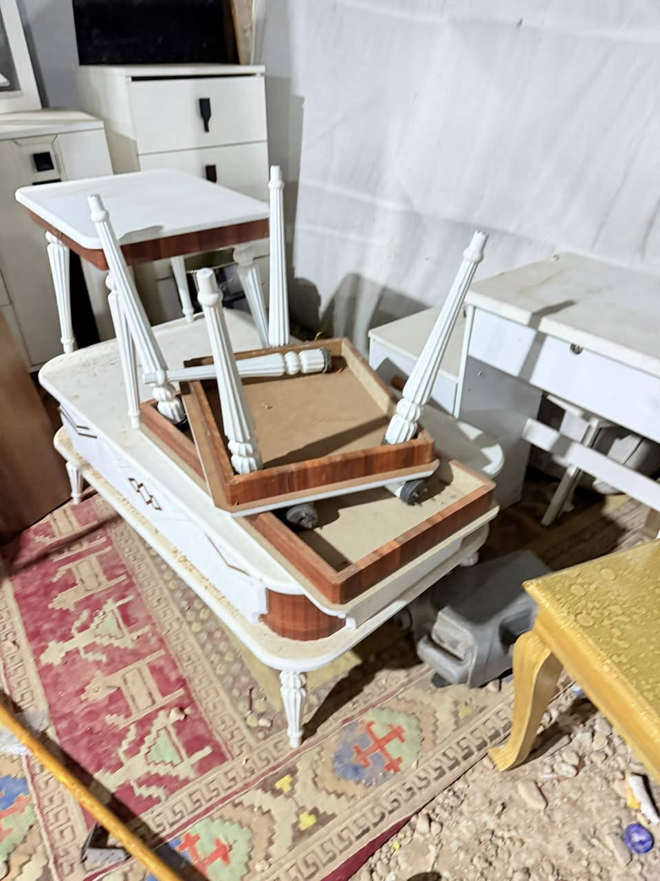 مزاد الثقه لبيع وشراء كافة الأثاث المستخدم الباله 
العنوان بعقوبه بداية كاطون الرازي 
***********
