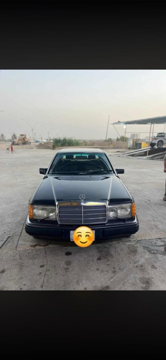 مارسدس 1990 مصبوغه عام جماليه
🚗 للبيع سيارة نظيفة جداً
الموديل: 1990

✔️ محرك بطة جديد شرط
✔️ شاصي شرط
✔️ مكيف ثلج
✔️ لا تحتاج أي صرف
رقم وسنوية جديدة 
السعر: 66 قابل للتفاوض للجادين فقط
📞 للتواصل:

‭0774 804 8704‬
