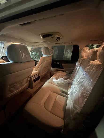 سلام عليكم                                                                          لاندكروز 2021 بريم فوال موصفات
ماشيه34
امكفواله من كلشي 
سياره بسمي تحويل ثاني يوم رقم بغداد 
سعر 675يعني ست دفاتر و 75 
مكاني بغداد حي جوادين او حي جامعه 
***********
