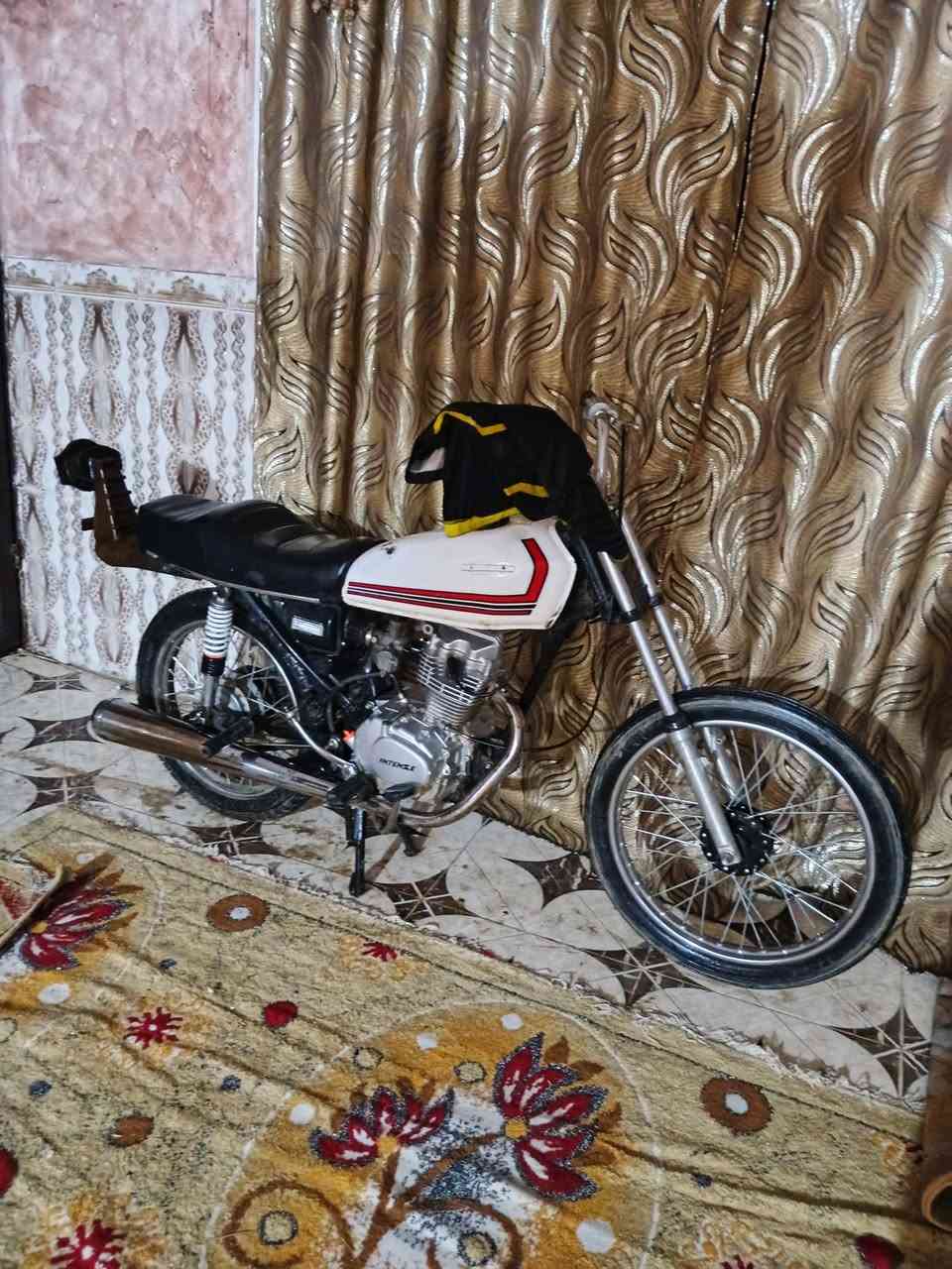 السلام عليكم تعميره بدون شاصي ومكينه  السعر 300وبيه مجال قليل تعميره حلوه مكانه كربلاء الحسينيه الوند  التواصل خاص او  ‏‪***********‬‏
