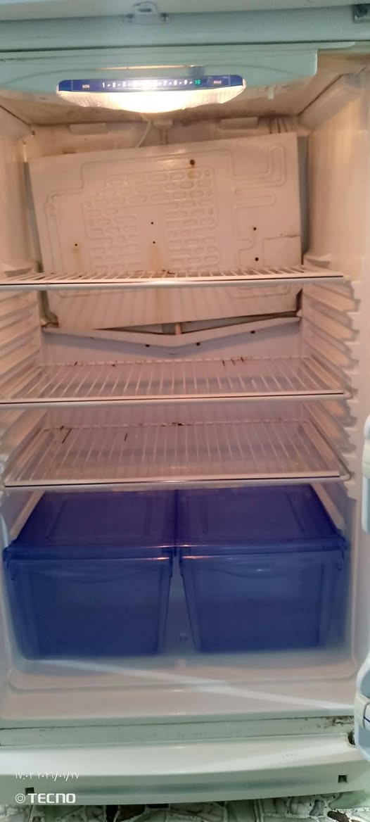 ثلاجه كون كورد البناني الاصلي المعروف لا يعرف نضافه مثل ما موضح بصور شرط الشغل مكان كربلاء حي العسكري العابد ***********
