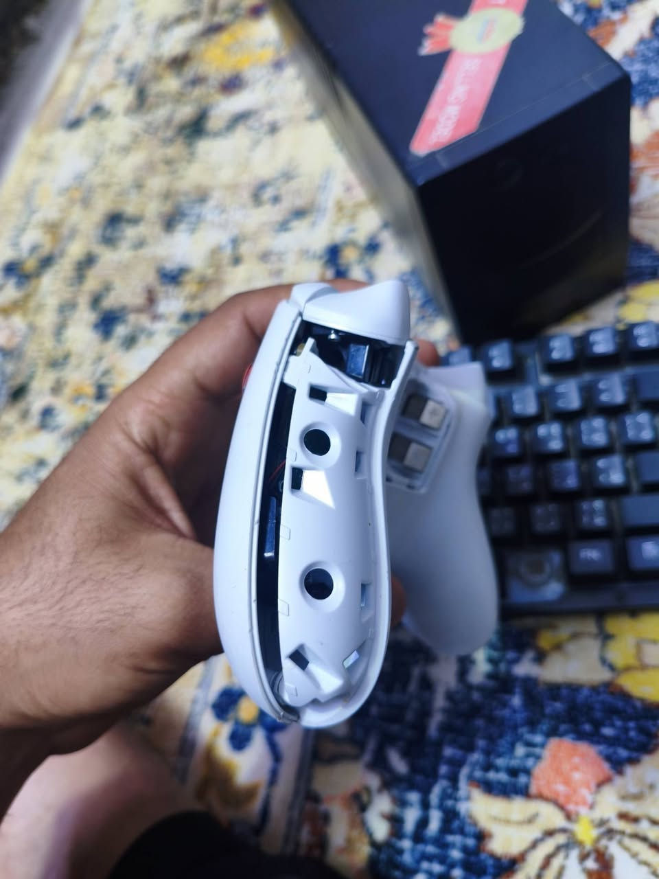 ملحقات للبيع ابيعن شلع
يدة سيرس اس اصلية يرادلها قبق بل صورة موضح و بيها درفت بل كير  ولباقي كلة اصلي 

يو بي اس ماكسما حجم 850 نضيف بطارياتة زينة

ماوس ريد دراگون تايگر 2  

كيبور كيمنك شركة Jedel مودل k590 

كلهن ابيعهن (75)

عنواني بغداد حي الامين الثانية 

واتساب ***********
