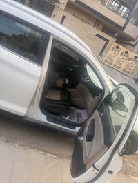 توكسان موديل 2018 ماشية 70000 سيارة مكفولة من الصبغ والبارد  والكير وا...