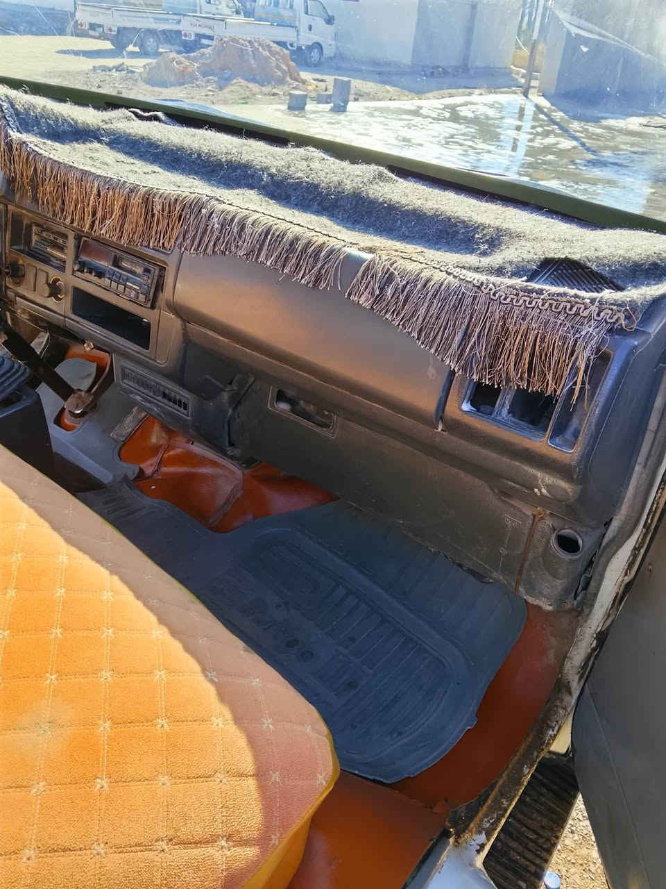 كيا حمل رقم بغداد تحويل ثاني يوم موديل 1996
السياة مكفولة كفالة عامة  السيارة علة البلاد  السعر 62 وبيهة مجال شي قليل مامتواجد علة الفيس مكان بغدادالمحمودية  انتصال***********
