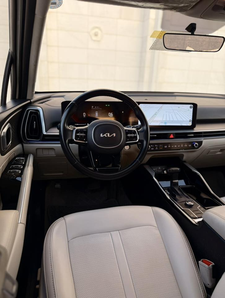 سلام عليكم شباب 
الحلال للبيع او المراوس حسب القناعة 
كيا سورنتو 2024 استلام زيرو خليجي 
ماشية 50 الاف كم فقط
رقم اربيل الجديد سنوية جديدة تريد تحويل تريد وكالة 
مكينة ستة سلندر 
كفاله عامة من كلشي عدا pdr واحد 
سيارة كلها على وضع الزيرو 
المواصفات :- 
ويل 19
بصمة تشغيل وابواب وجنطة
كامرة خلفية
كشنات جلد
كشنات كهرباء 
كشنات الخلفيه قلاب كهرباء 
شاشة متصله
شفتات ستيرن 
تشغيل عن بعد 
حساسات 360 
ثلاث انظمة قياده 
شحن لاسلكي
منافذ تايبسي
بصمة عدد اثنين
بلوجكتر لد
مري شفط 
ترحيب 
لد مخفي متغير الاوان 
دمام بوس
سبعة راكب 
سبير ما نازل
الخ من المواصفات المعروفة …..
الاضافات :- 
سيارة استلام على ادينه زيرو 
السعر 290$  وبيها مجال بسيط للشراي 
وما اتوقع اكو سورنتو شكل جديد ستة سلندر بهاي نظافه وبهذا سعر نهائياً 
مكان السيارة النجف الاشرف 
للاستفسار ***********
