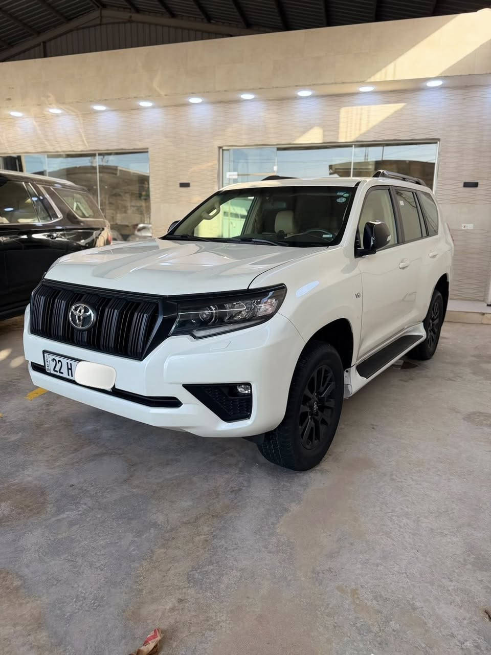 الحسن لتجاره السيارات 

العنوان واسط الزبيدية 

تيوتا برادو 2023 
TXS محرك 6 سلندر 
كشنات كهرباء 
كشنات جلد 
فتحه سقف بصمه تشغيل 

وبعد بيها اهواي مواصفات 

السياره / بيها ضرر جاملغ خلفي صبغ 
ولباقي مكفوله كفاله عامه 

السعر المطلوب /425 وبيها مجال 

رقم اربيل تحويل وكاله حاضرين 

***********
