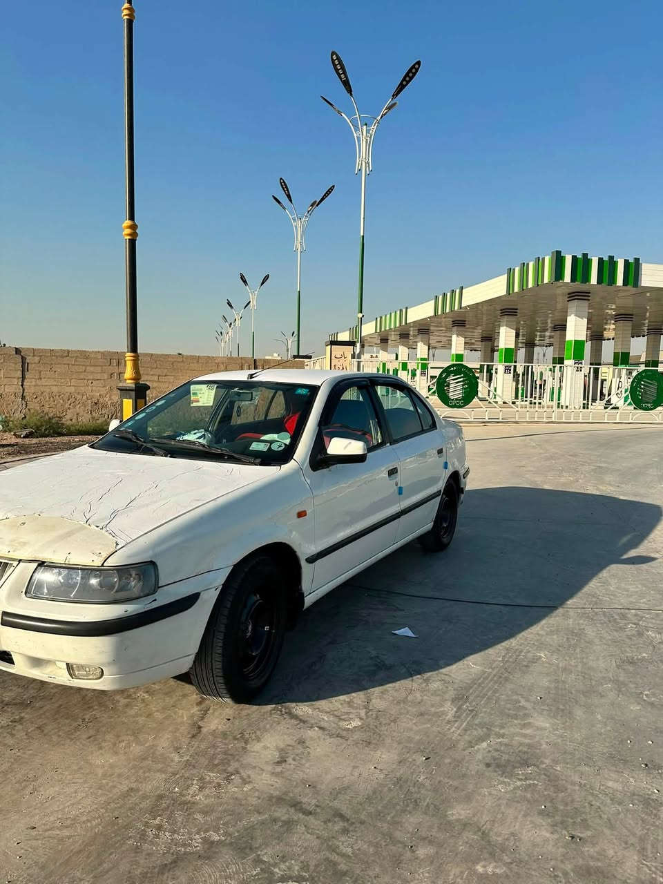 السلام عليكم سياره موديل 2010 سنويه تنتهي 2028 السياره باسمنه سياره خير من الله ومكينه لا تنقيص ولا تبخير سياره مابيها أي تبديل بيها بس البنيد بي خسفه مكان بغداد جسر ديالى ٣٢ تبريدها شغال رقمي *********** بيها مجال حك الجيه
