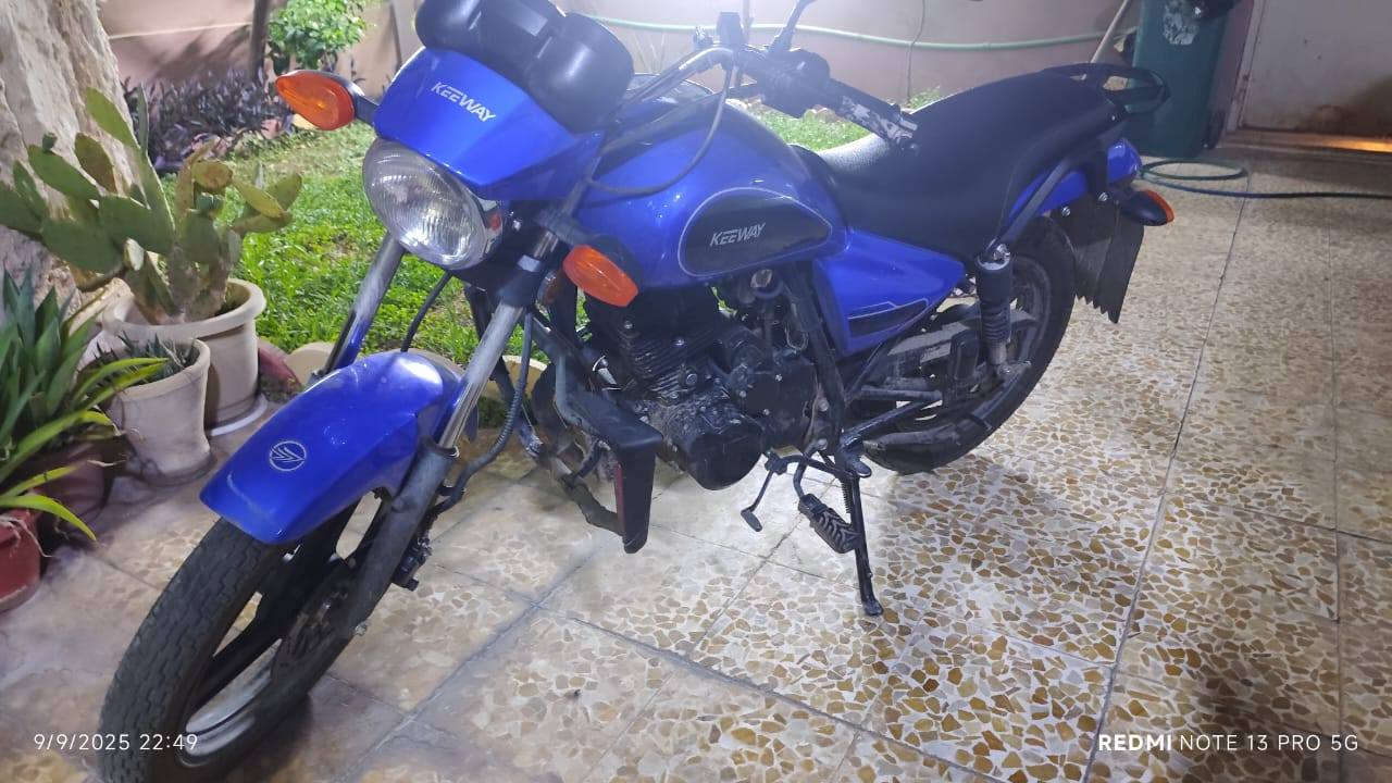 للبيع  مليونين ومية وبي مجال مرقم رقم اربيل جديد سنوية موجودة ماشي ٢٤ الف بس الموقع الموصل حي زهور واتساب ***********. وياه اكسسوارات خوذة وهسوالف.
