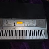 اورك يوماها 300 جهاز نظيف وكلشي بي شغال كامل ملحقاته رايده ب 250 مكاني...