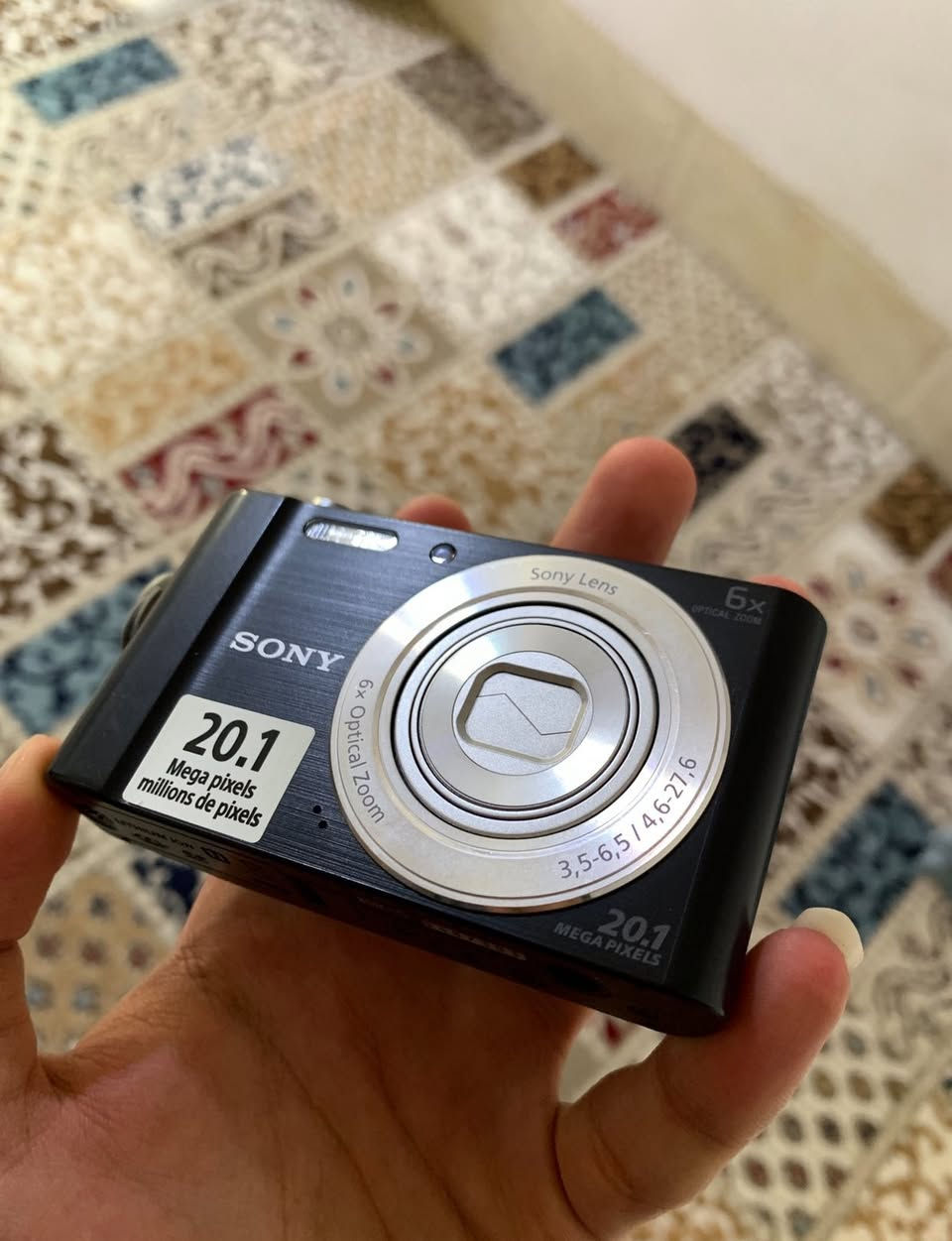 Sony Cybershoot DSC W-810 

In box with all original accessories 🖤.


**إذا كنت صاحب هذا الإعلان وتريد حذفه لأي سبب، رجاءا أرسل رسالة إلى الدعم الفني**