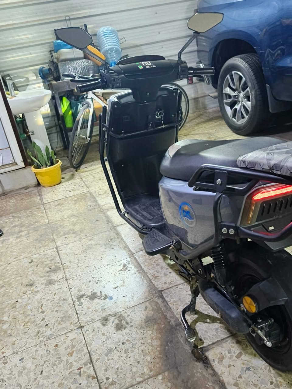 السلام عيكم دراجه شحن لبيع سعر650وبيه مجال بيه صوت  سبع بطاريات دبل ملف2407 امبير63 الموقع بغداد حي العامل شارع سبعه نيسان مقابيل حسينيت الائمه رقم التلفون ***********
